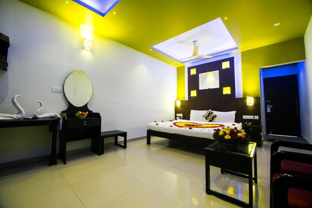 The New Whispering Meadows Hotel Munnar Exterior photo
